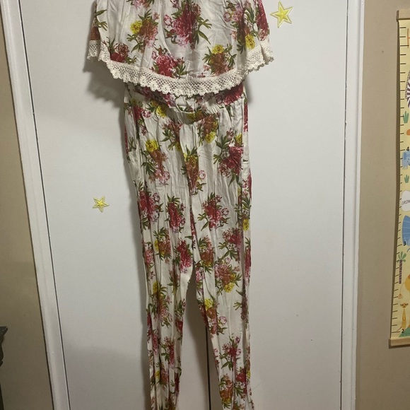 Love brand Flowery jumpsuit/ romper - Picture 4 of 4